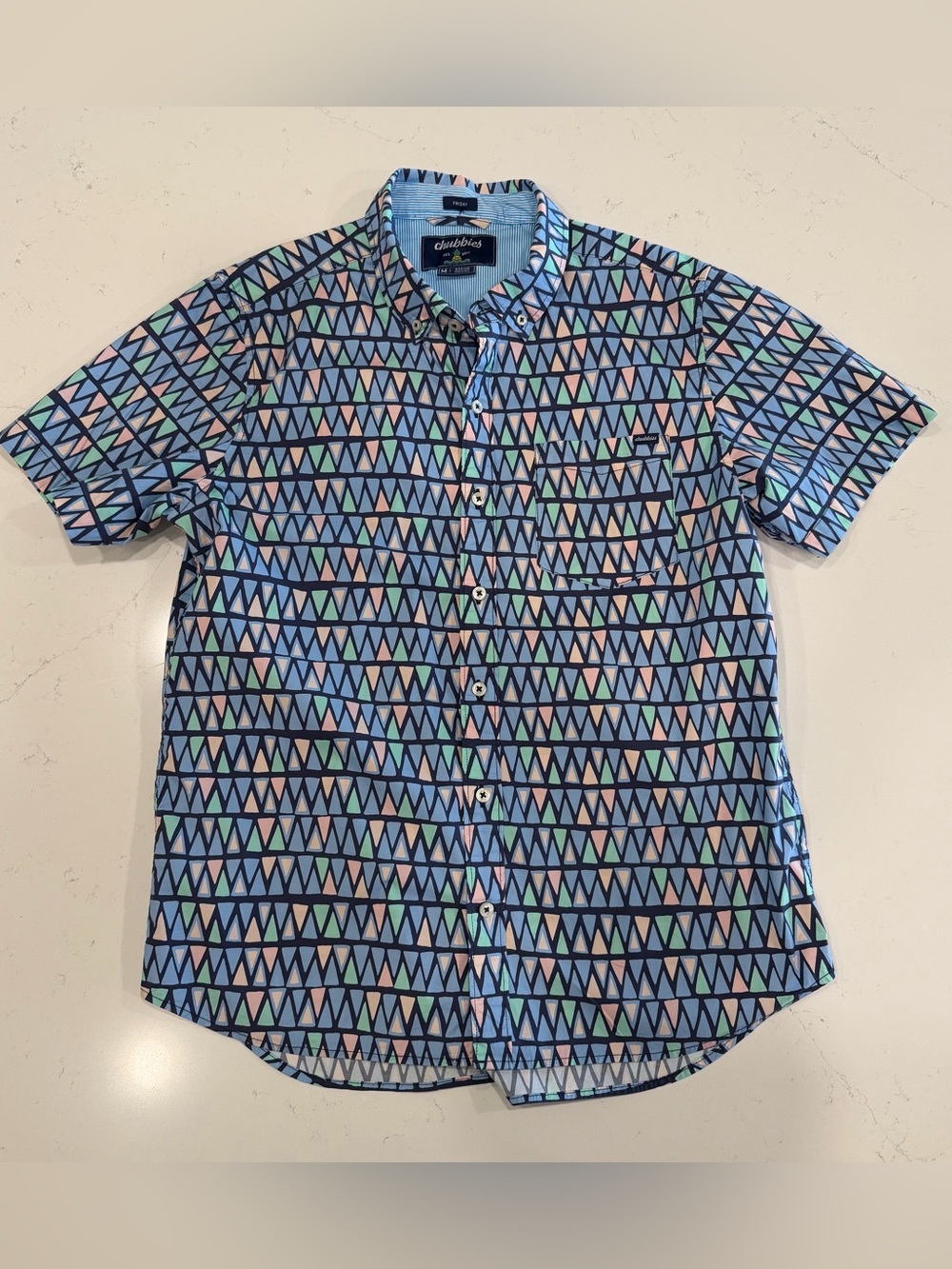 Chubbies Men’s Blue Geometric Friday Short Sleeve Button-Up Shirt Medium